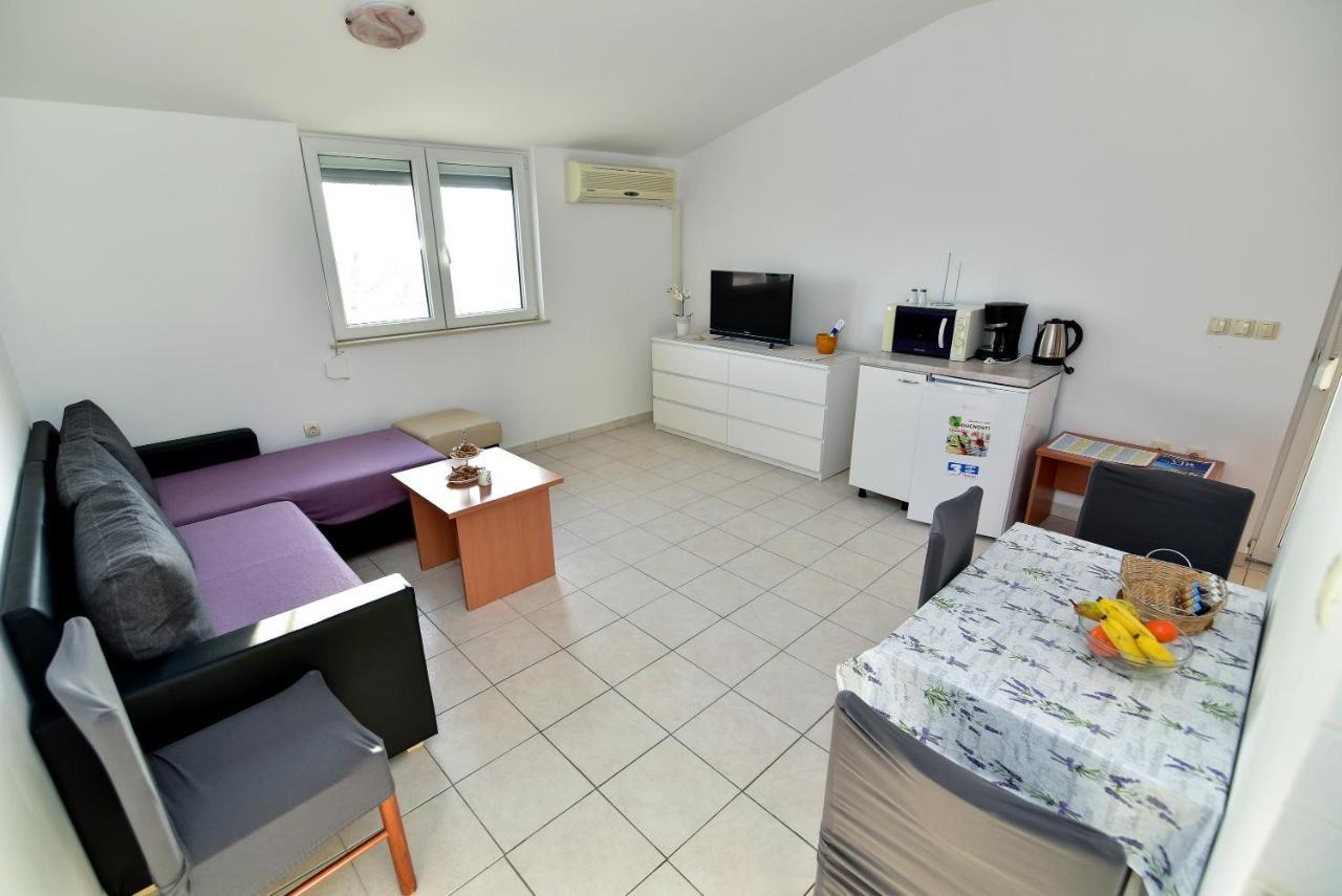 Apartmani Luna Vir Luaran gambar