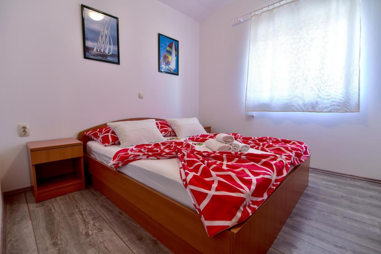 Apartmani Luna Vir Luaran gambar